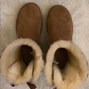 Tan uggs